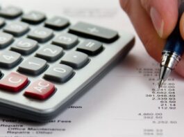 What Are The Pros And Cons Of Outsourcing Payroll?