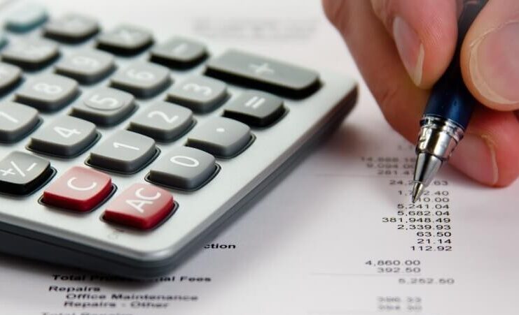 What Are The Pros And Cons Of Outsourcing Payroll?